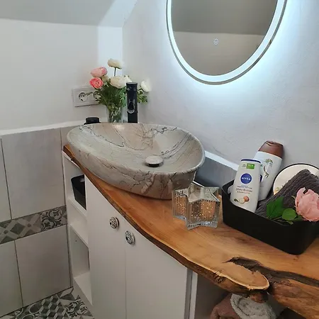 Serenitá Apartman *